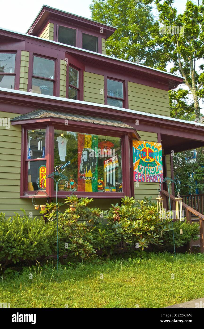 Downtown woodstock village hires stock photography and images Alamy