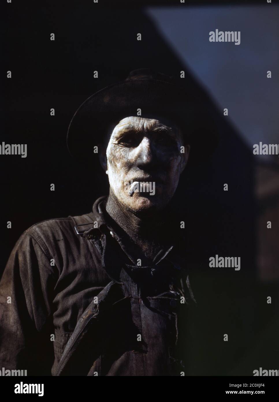 Worker at Carbon Black Plant, Sunray, Texas, USA, photo by John Vachon, U.S. Farm Security Administration, 1942 Stock Photo