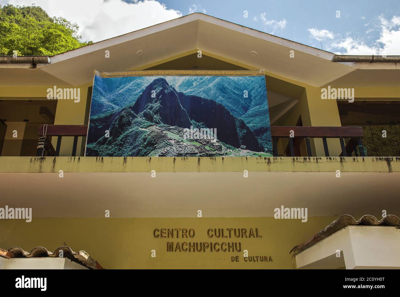Machu picchu entrance hi-res stock photography and images - Alamy