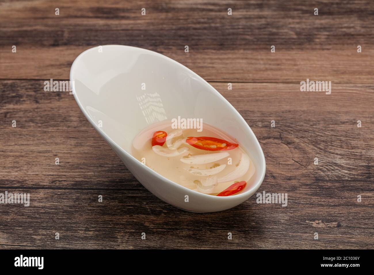 Vietnamese vinegar sauce with chili and garlic Stock Photo Alamy
