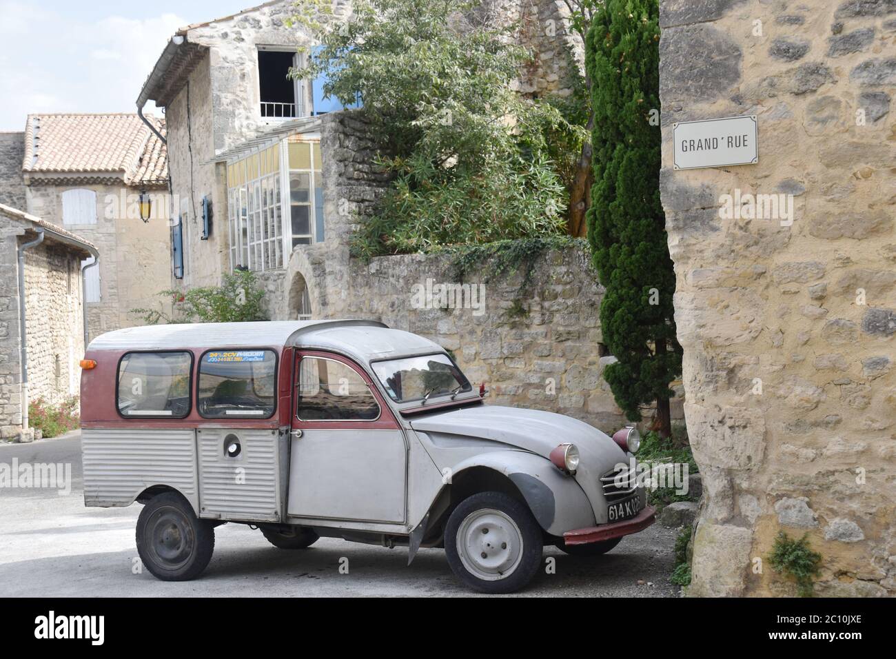 Old Citroen, St Restitut, Drôme Provençale, France Stock Photo