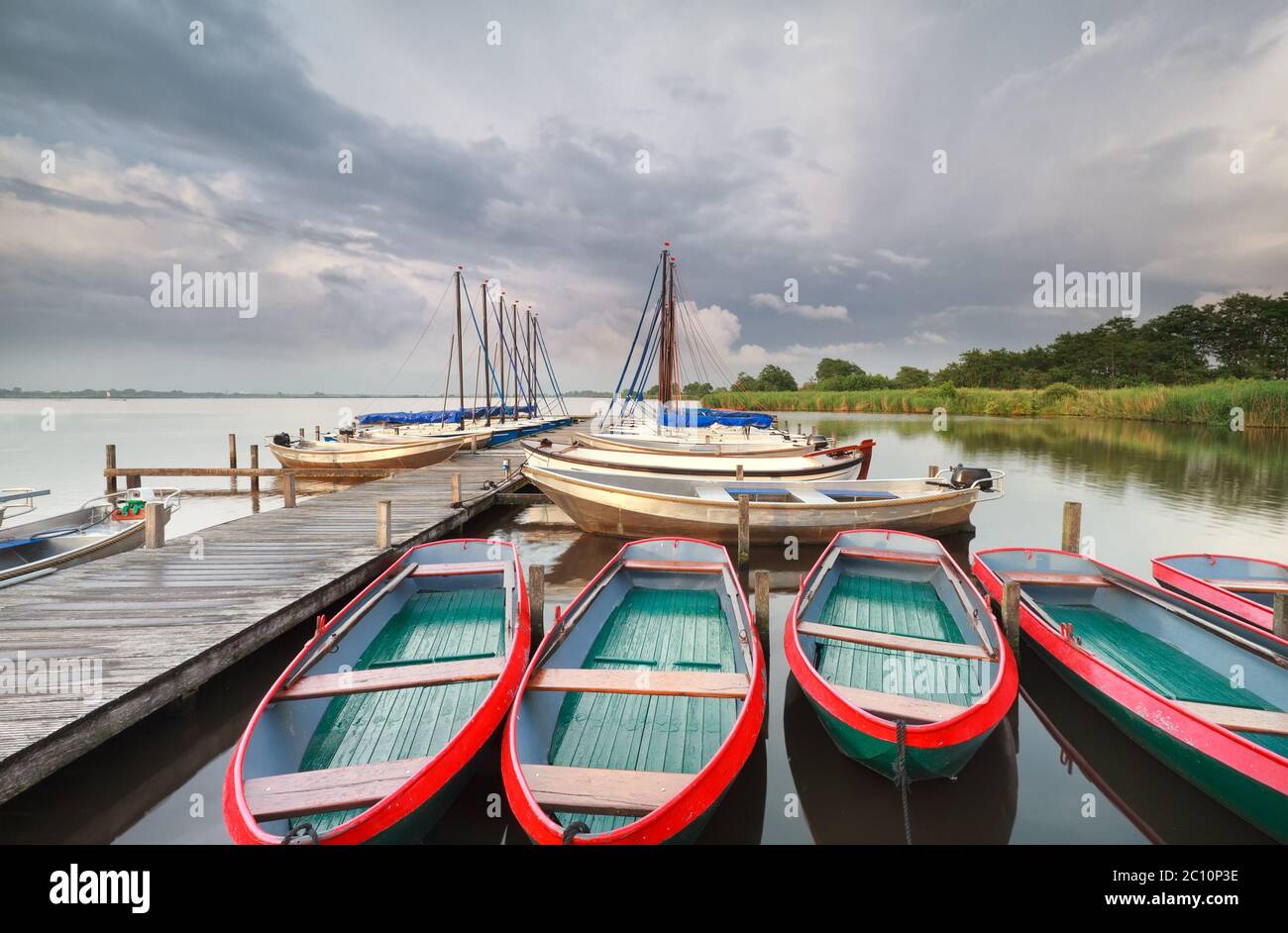 Big boats hi-res stock photography and images - Alamy