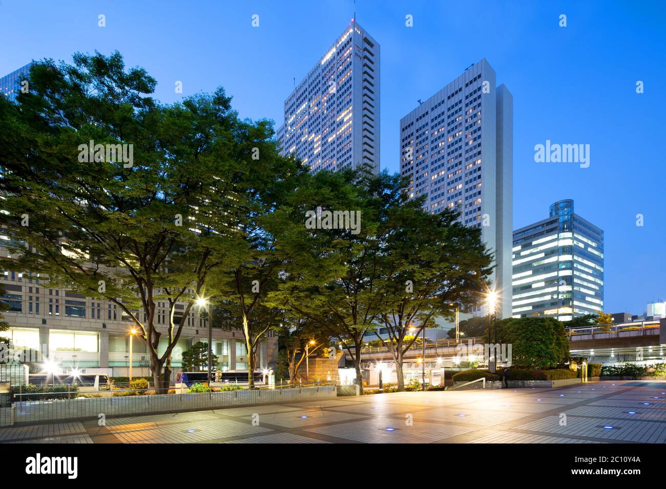Tokyo downtown night hi-res stock photography and images - Alamy