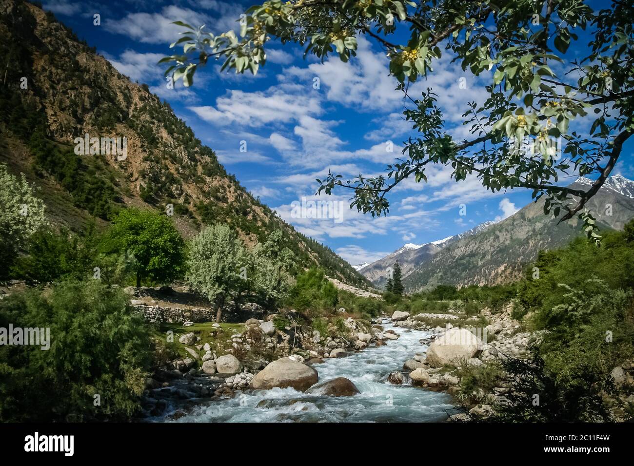 River in mountain hi-res stock photography and images - Alamy