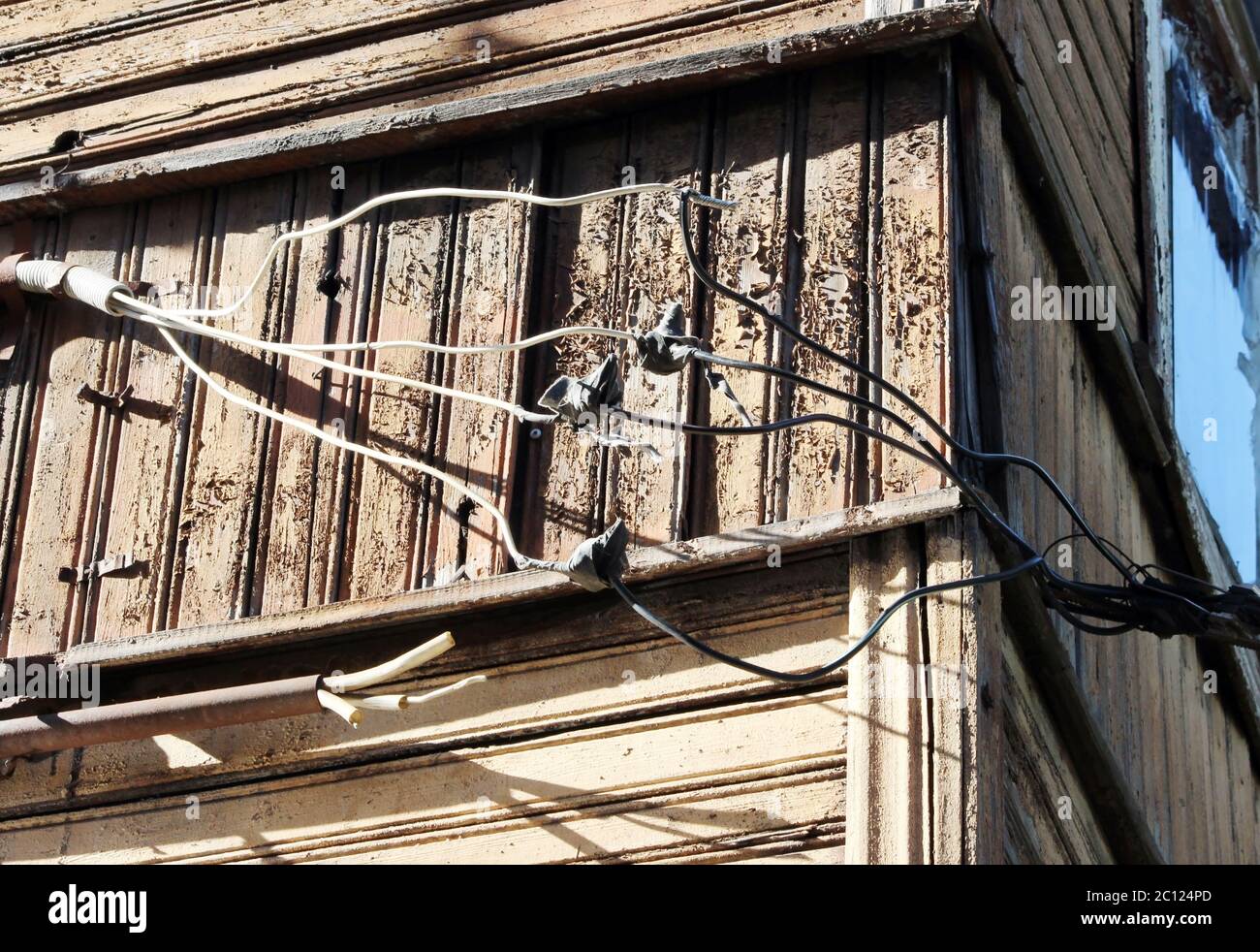 Old house electrical wiring hires stock photography and images Alamy