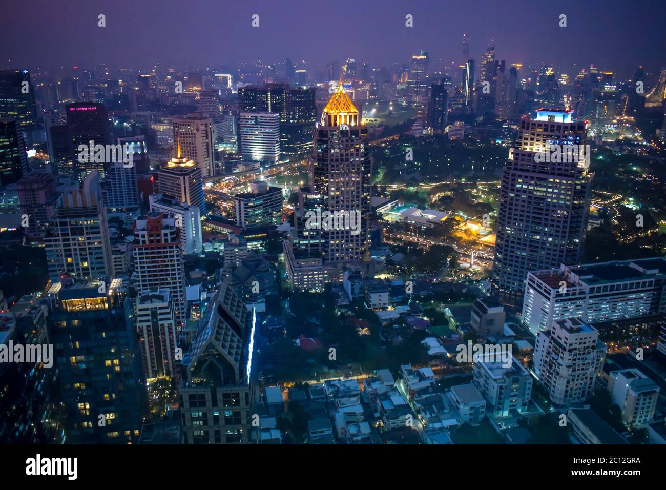 Bangkok skyline at night hi-res stock photography and images - Alamy