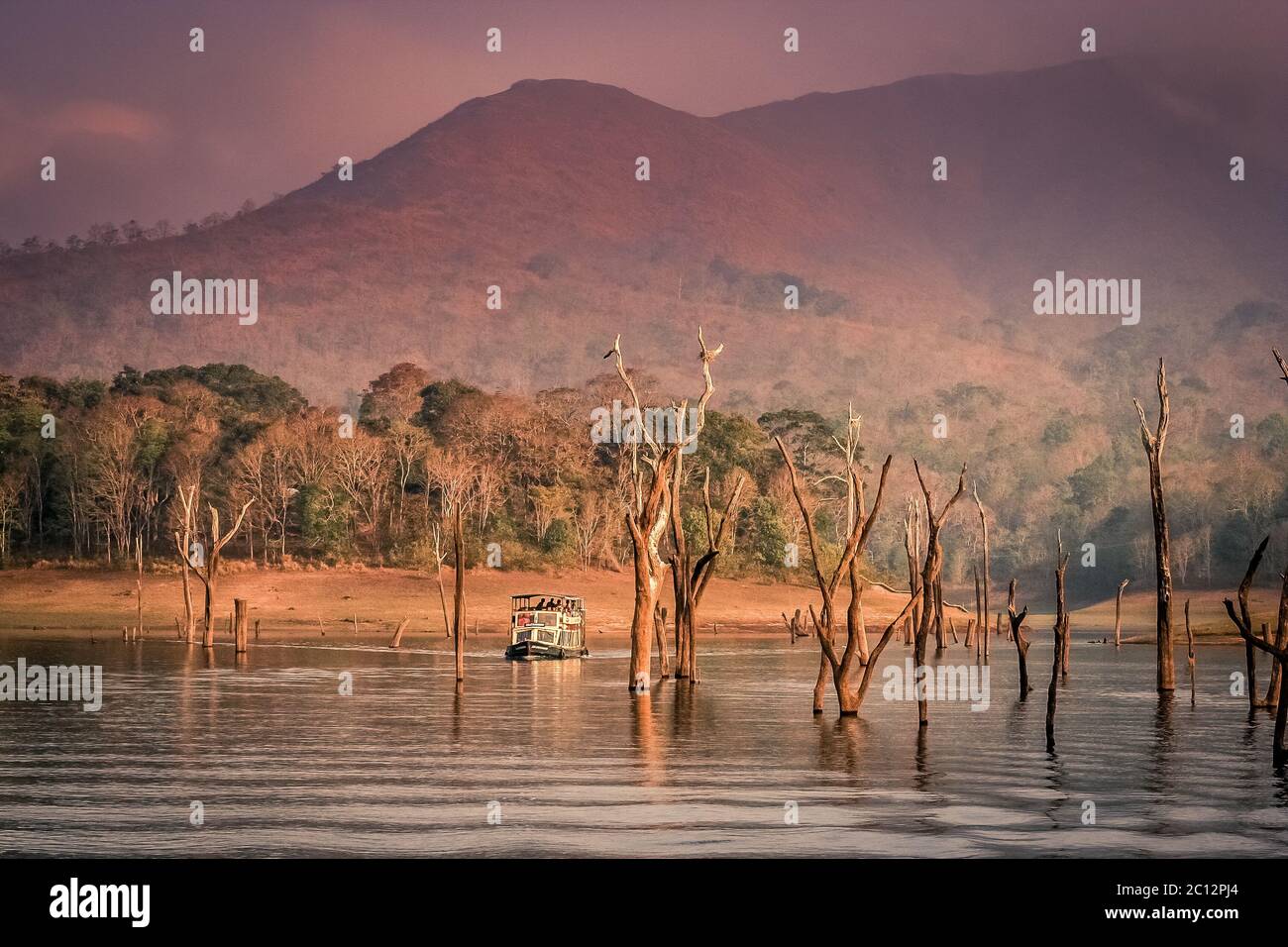 Touristic boat hi-res stock photography and images - Alamy