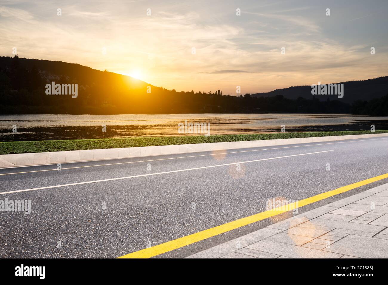 Empty country road sunrise hi-res stock photography and images - Alamy