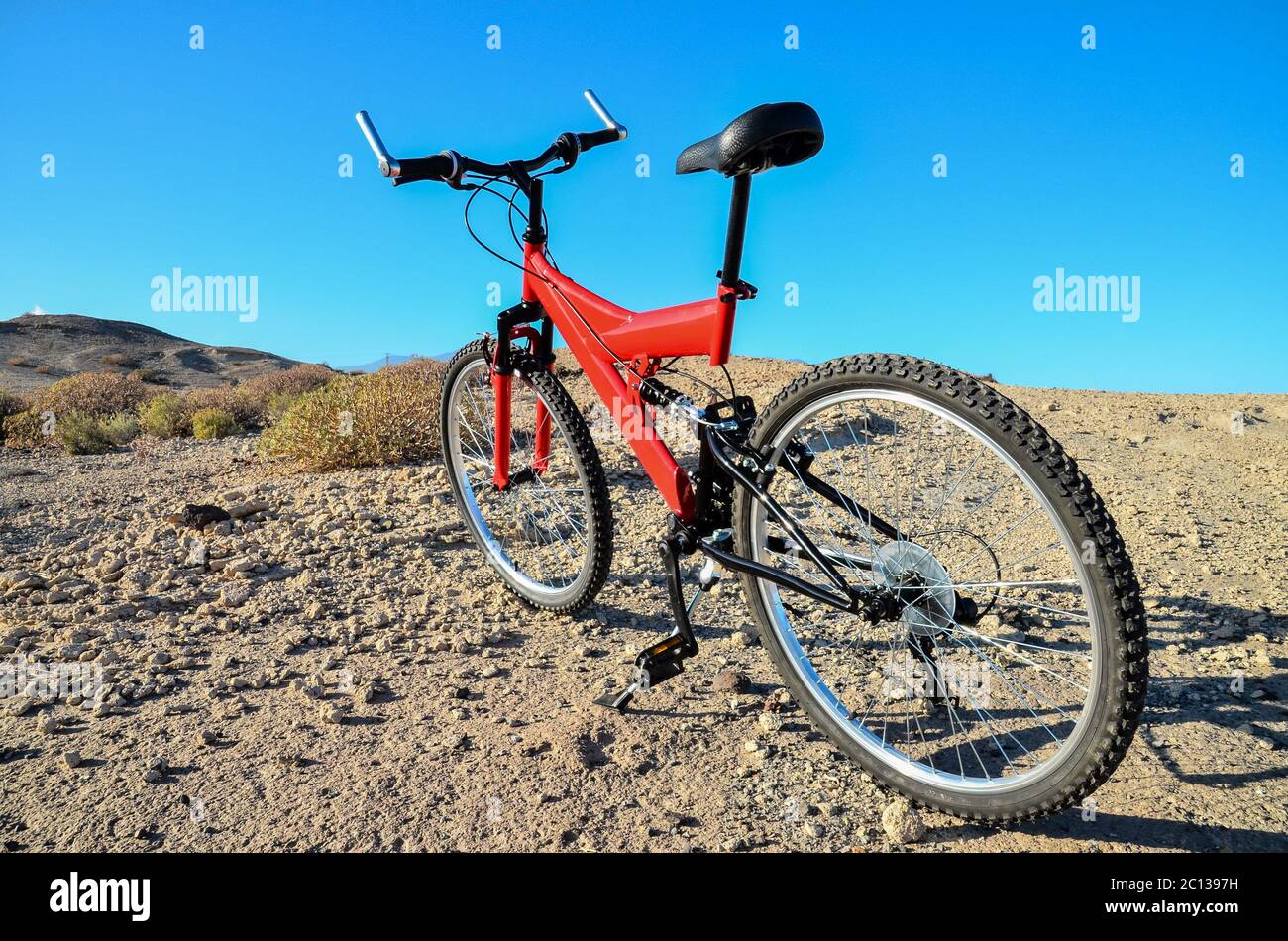 Full suspension mountain bike hires stock photography and images Alamy