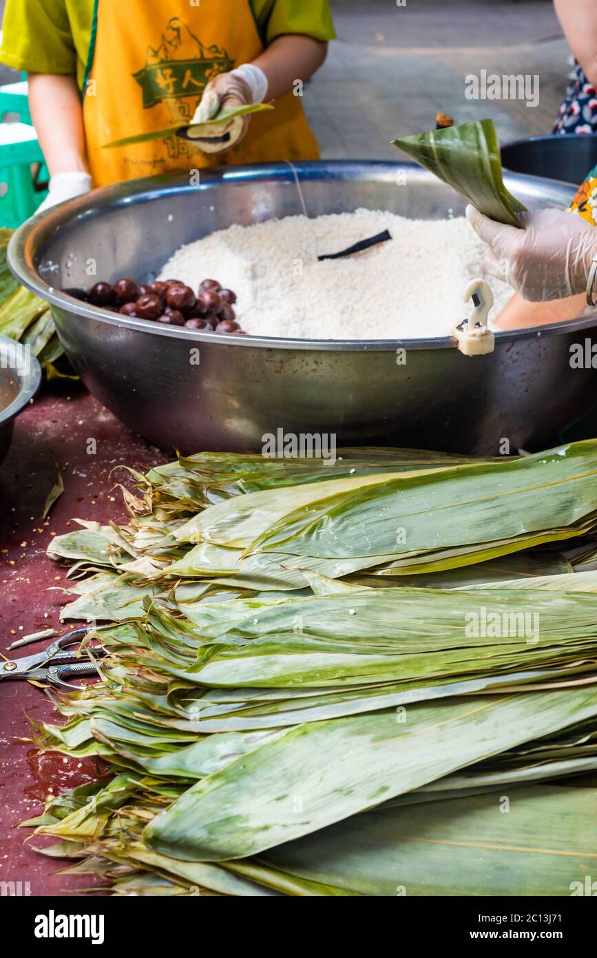 Chinese cook rice hi-res stock photography and images - Alamy