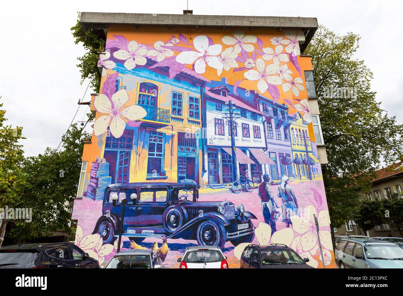 Building wall street art painting Stock Photo - Alamy