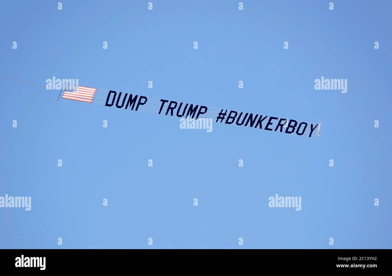 Download Banner Plane High Resolution Stock Photography And Images Alamy