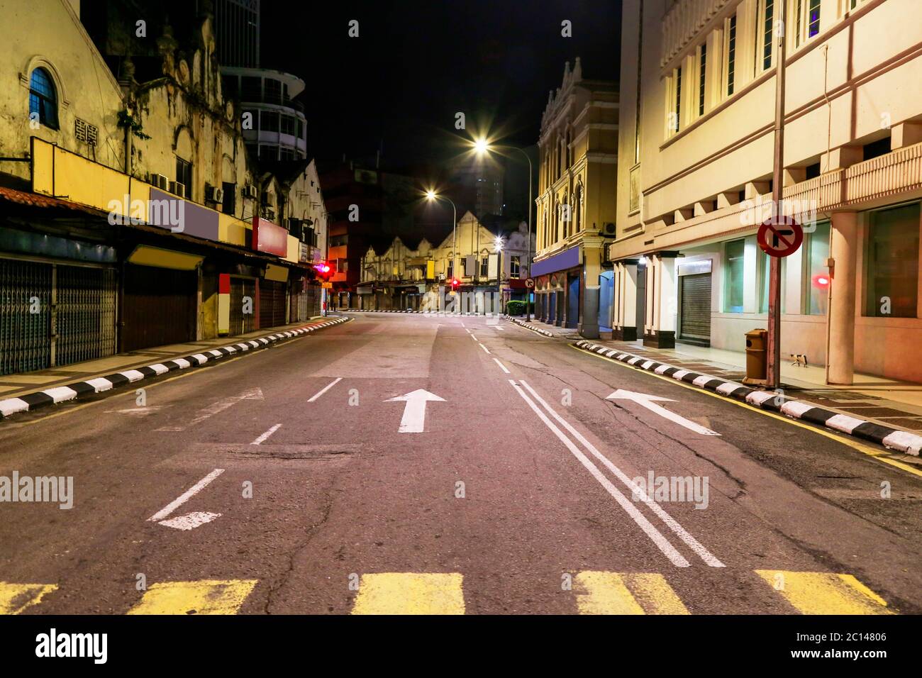Empty side street hi-res stock photography and images - Alamy
