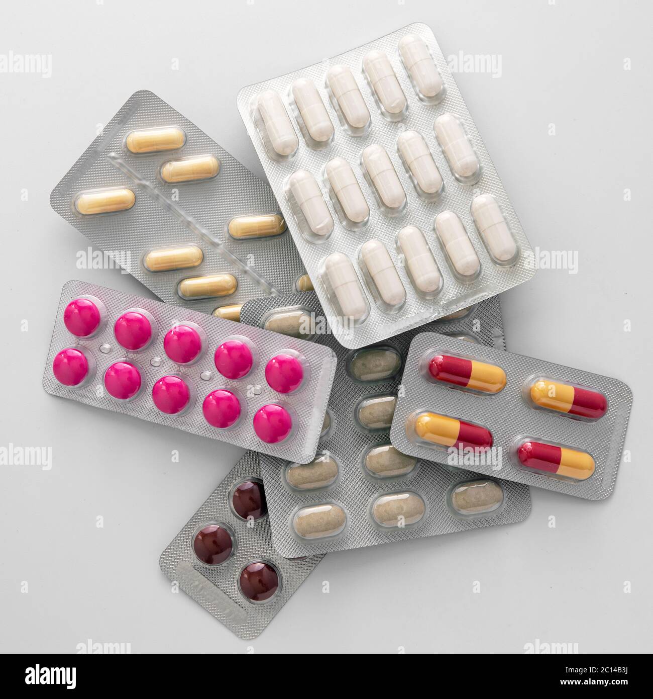 Various medication blister packs hi-res stock photography and images ...