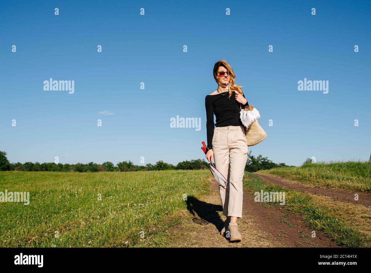 Well dressed woman hi-res stock photography and images - Alamy