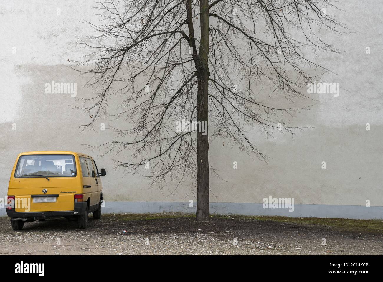 City car park hi-res stock photography and images - Alamy
