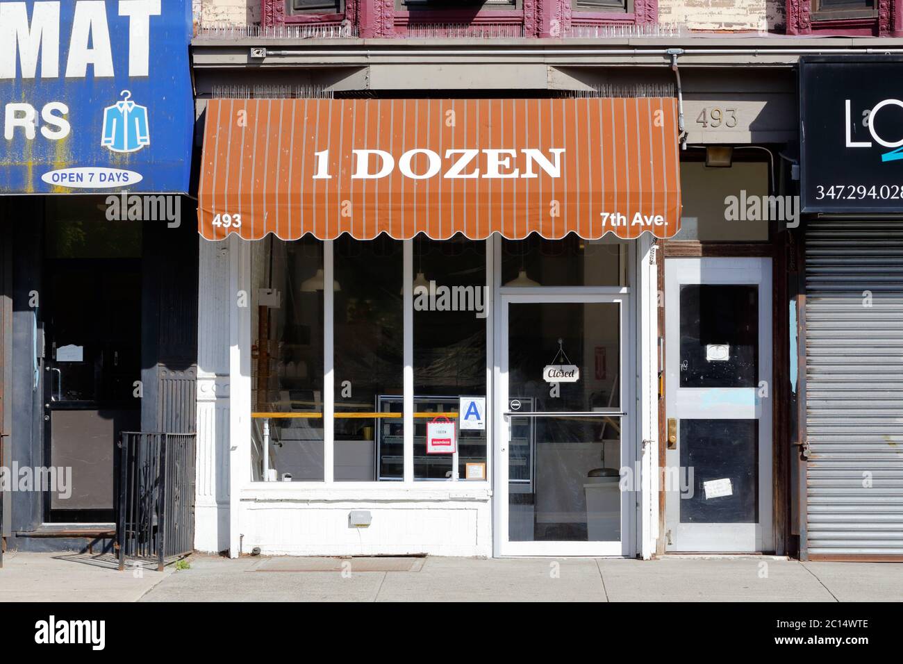 1 DOZEN, 493 7th Ave, Brooklyn, NYC storefront photo of a cake and pastry shop in the South Slope neighborhood. Stock Photo