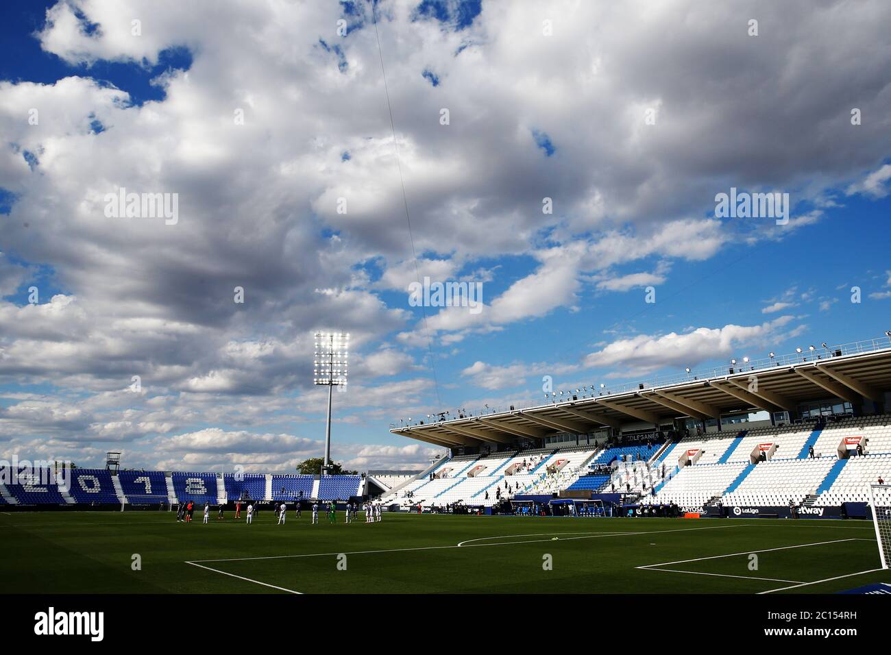 Leganes, Spain. 13th June, 2020. General view Football/Soccer : Stadium to offer a moment of silence for those who died of coronavirus before Spanish 'La Liga Santander' match between CD Leganes 1-2 Real Valladolid CF at the Estadio Municipal de Butarque in Leganes, Spain . Credit: Mutsu Kawamori/AFLO/Alamy Live News Stock Photo