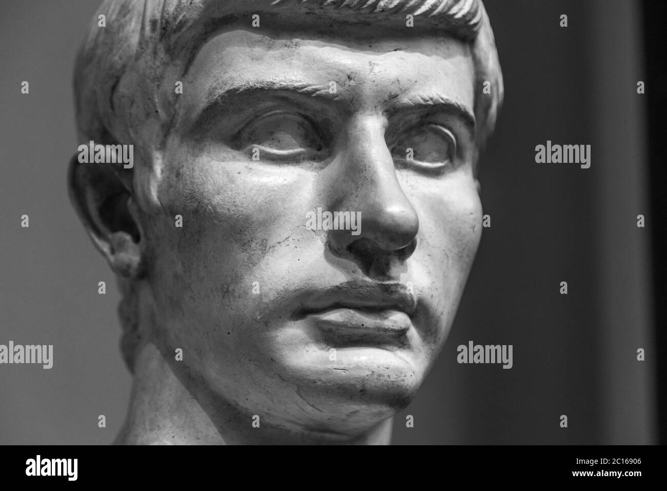 Head and shoulders detail of the ancient sculpture Stock Photo Alamy