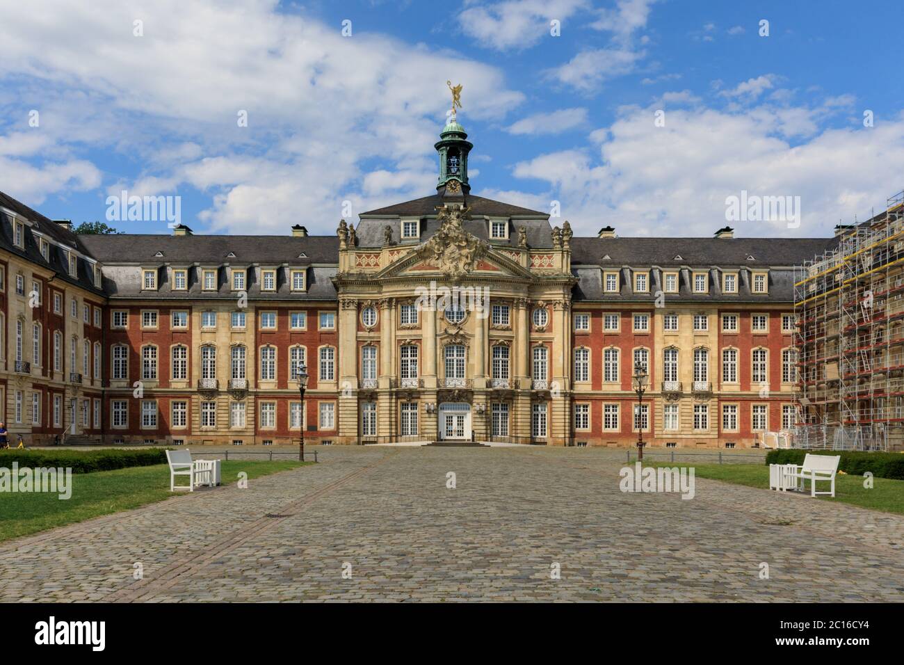 Schloss Muenster or Schloß Münster, front view of the baroque landmark palace, now part of Westfälische Wilhelms-Universität University, Germany Stock Photo