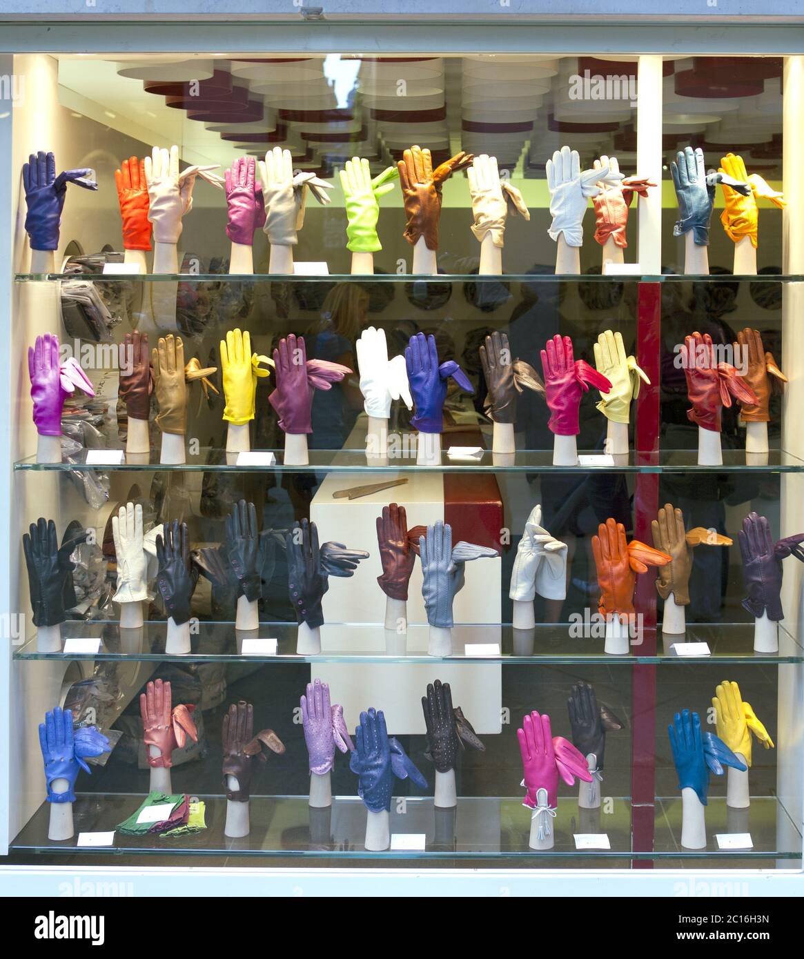 Glove shop window hi-res stock photography and images - Alamy