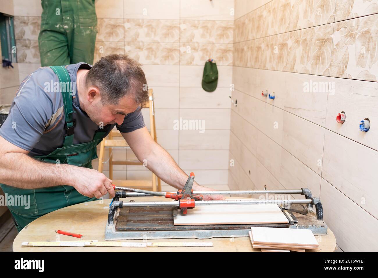 Cutting ceramic wall tiles discount