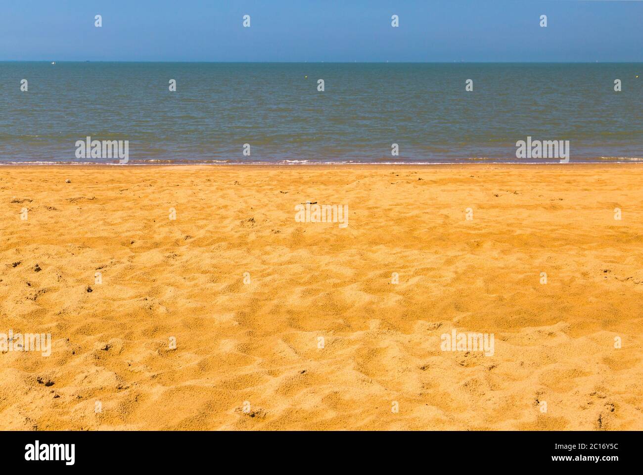 Nature background, clear water and blue cloudy sky Stock Photo - Alamy