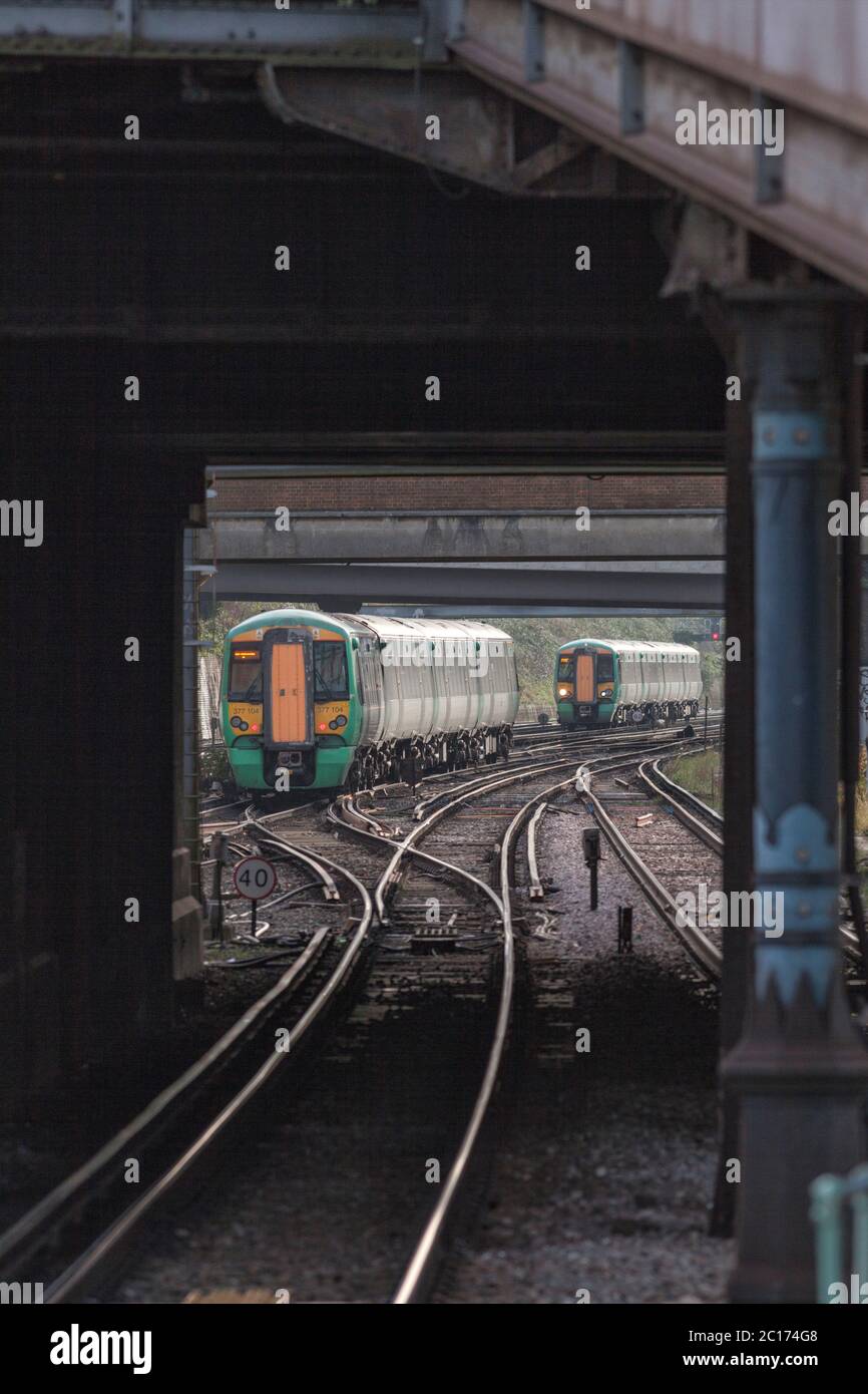 https://c8.alamy.com/comp/2C174G8/govia-southern-railway-bombardier-class-377-electrostar-trains-passing-at-east-croydon-on-the-brighton-main-line-2C174G8.jpg