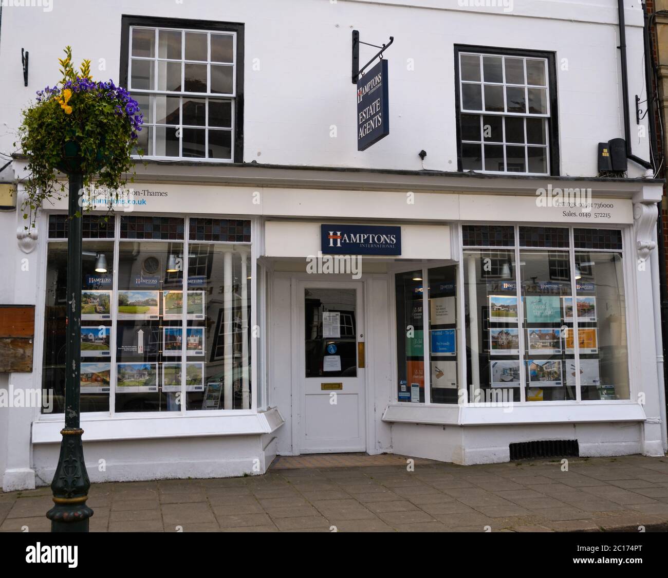 Hamptons estate agent sign hires stock photography and images Alamy