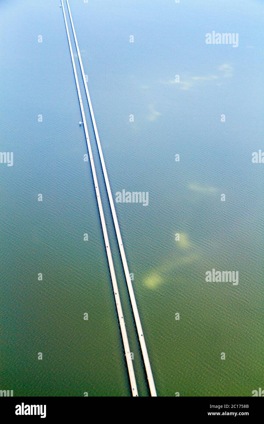 Louisiana La South Orleans Parish New Orleans Lake Pontchartrain Causeway Aerial View World S Longest Bridge Perspective Line Length Dista Stock Photo Alamy