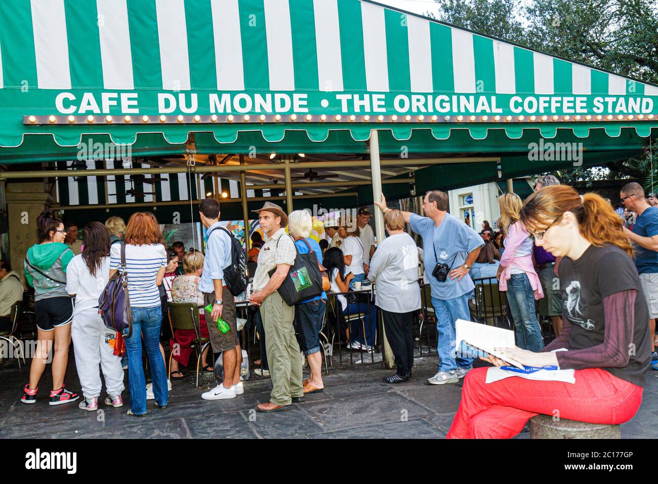 Cafe du monde hires stock photography and images Alamy