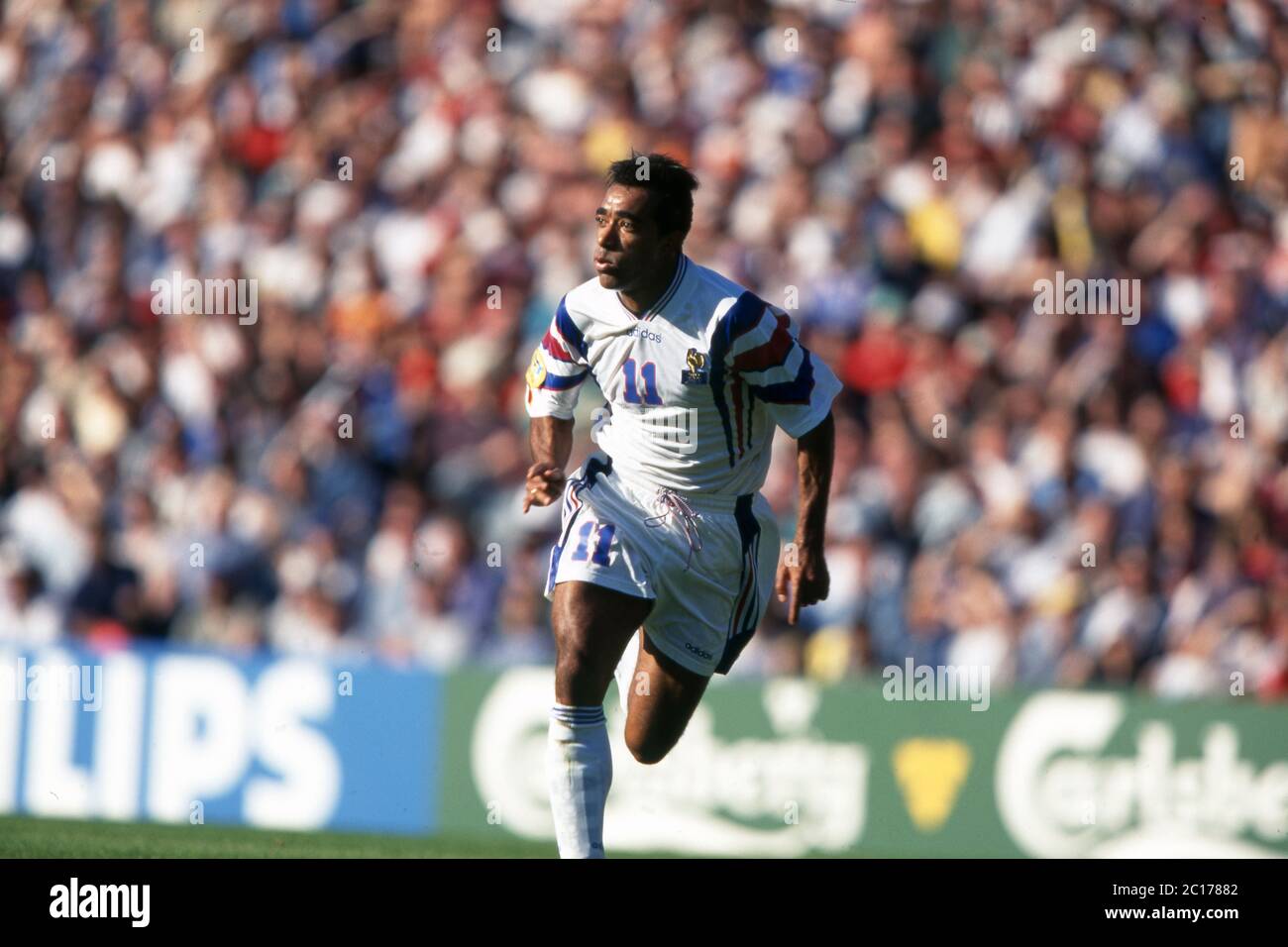 Manchester, Grossbritannien. 11th Apr, 2020. Football, firo: June 15, 1996 European Football Championship Euro Euro 1996 group stage, group 2, group B, archive photo, archive images France - Spain 1: 1 Patrice Loko, whole figure | usage worldwide Credit: dpa/Alamy Live News Stock Photo