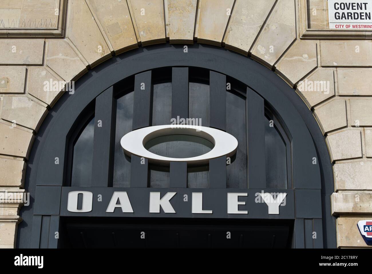 Oakley logo hi-res stock photography and images - Alamy