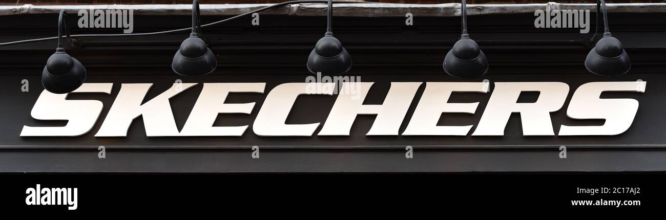 London, UK. 28th May, 2020. Skechers shop logo in Covent Garden. Credit:  Dave Rushen/SOPA Images/ZUMA Wire/Alamy Live News Stock Photo - Alamy