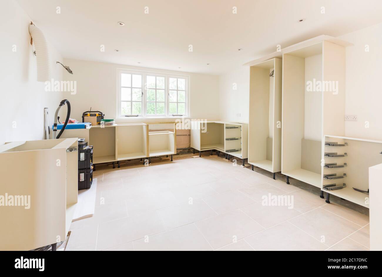 Replacement kitchen fitting, installing new integrated kitchen