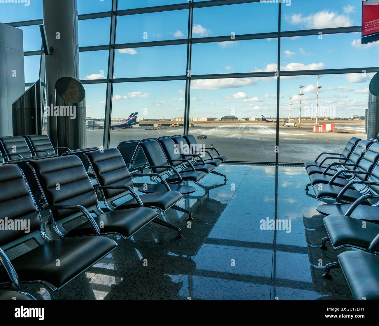 airport waiting area seats Stock Photo Alamy
