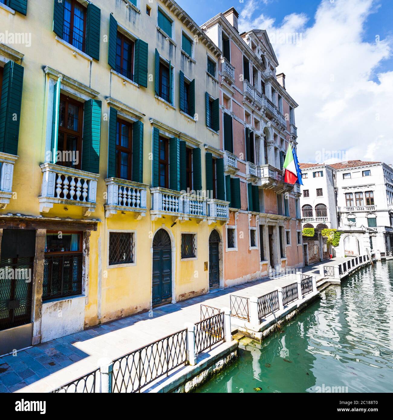 Street of venice hi-res stock photography and images - Alamy