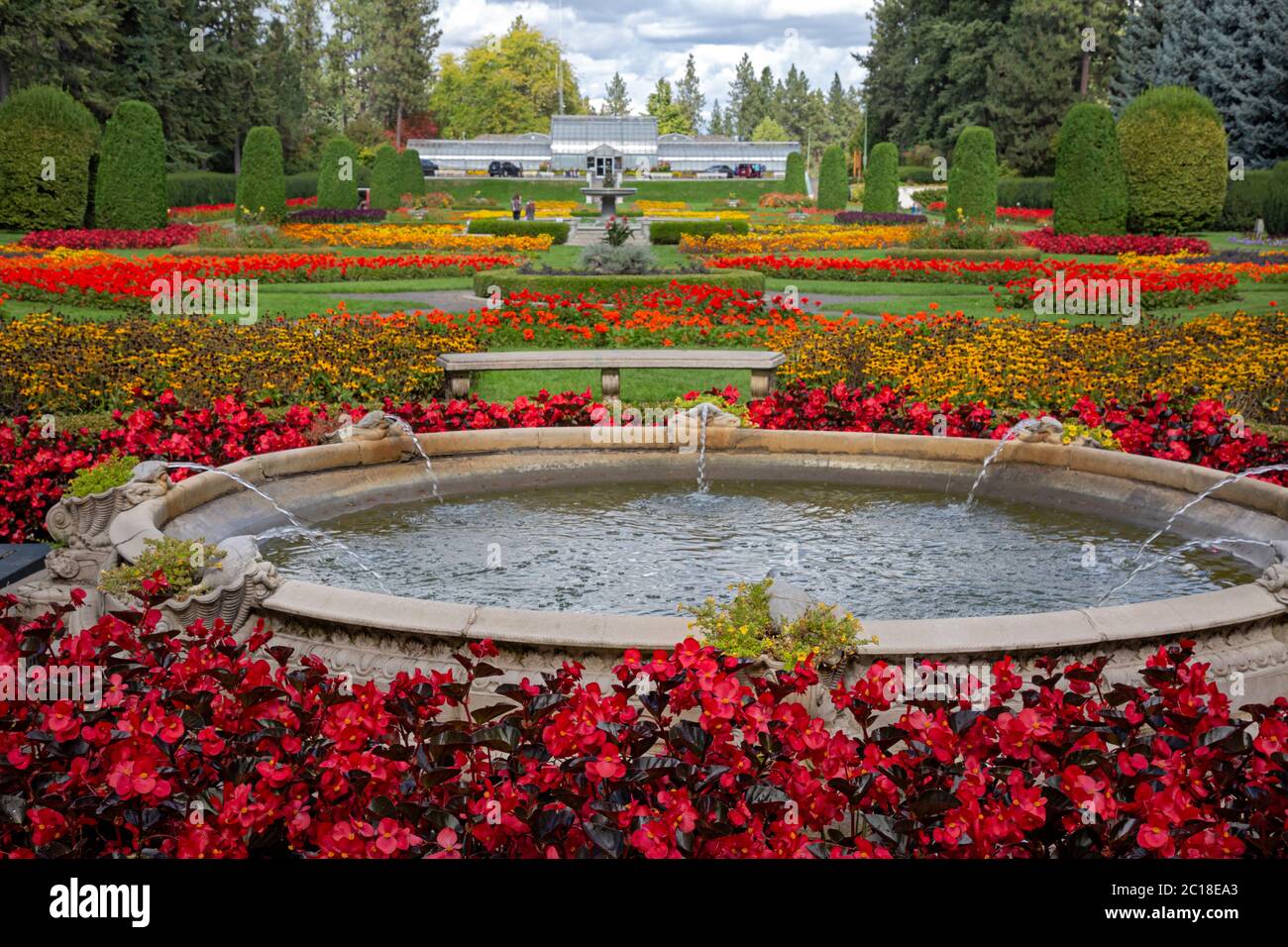 WA1673900...WASHINGTON Colorful flower beds and fountains in Duncan