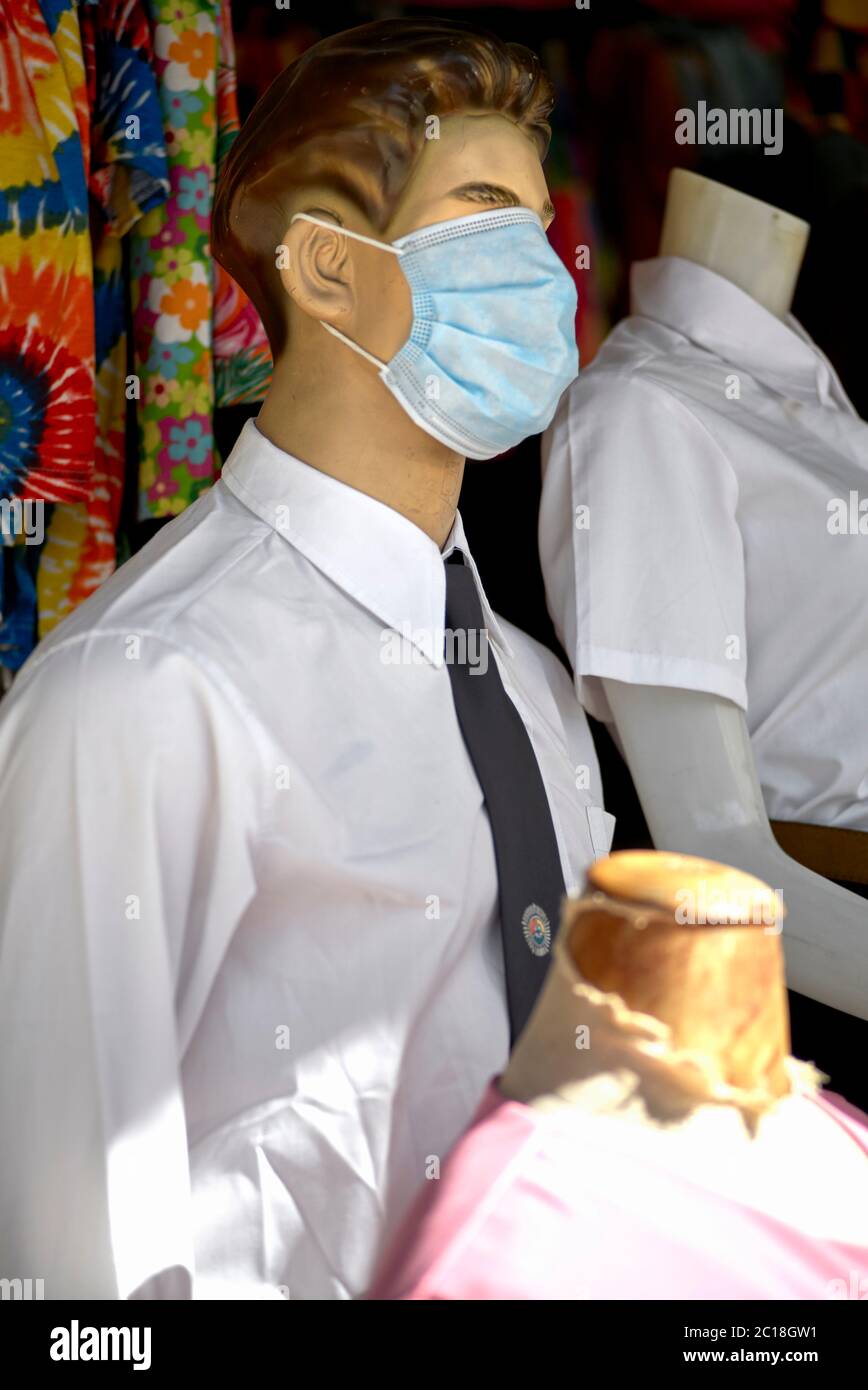 Mannequins wearing face masks hi-res stock photography and images - Alamy