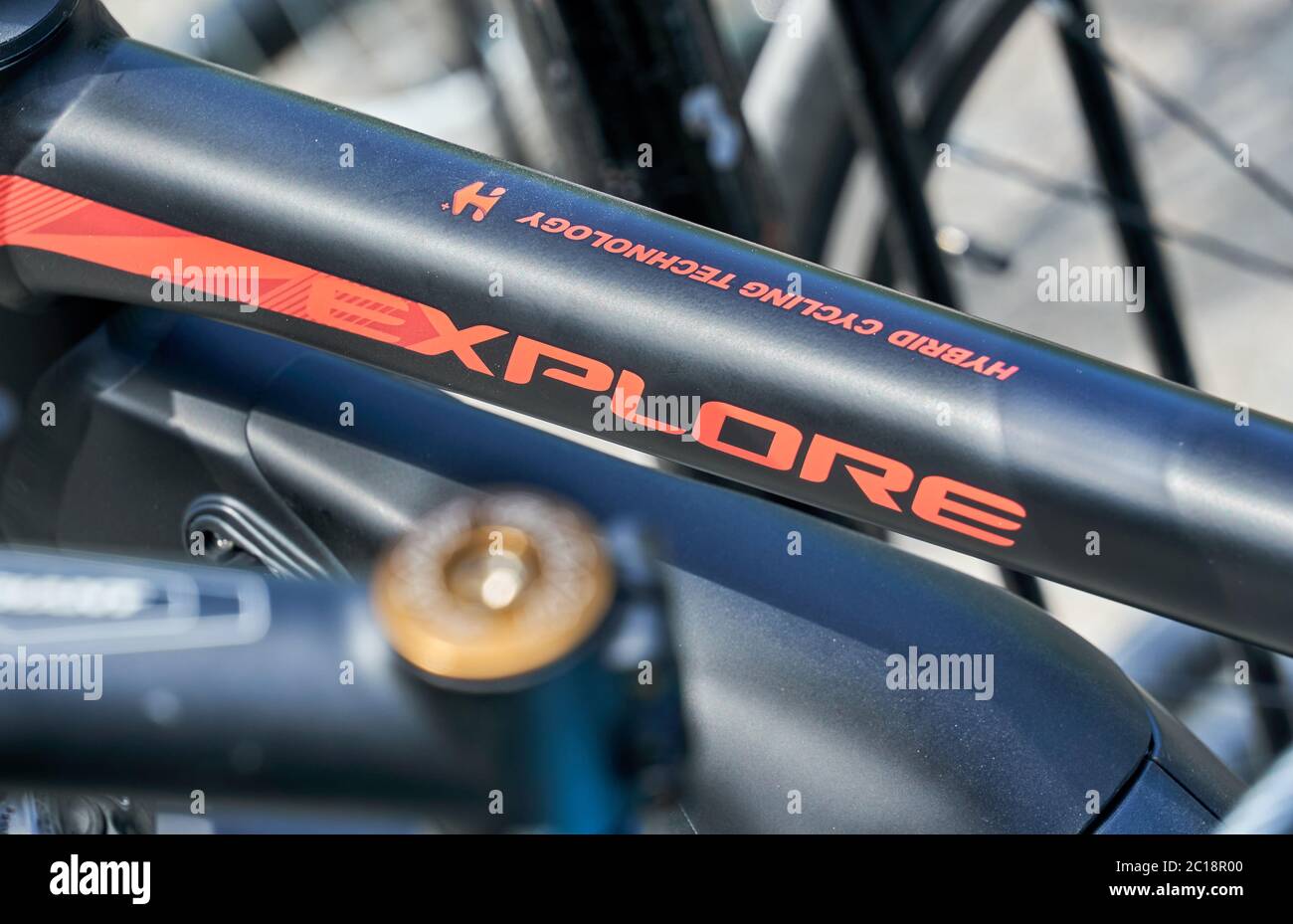 giant explore e bike