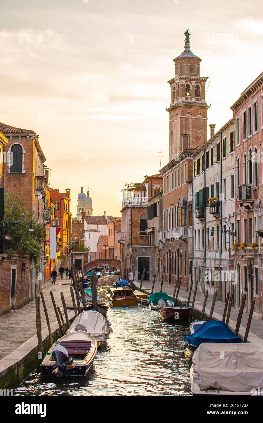 Venice canal view sunset hi-res stock photography and images - Alamy