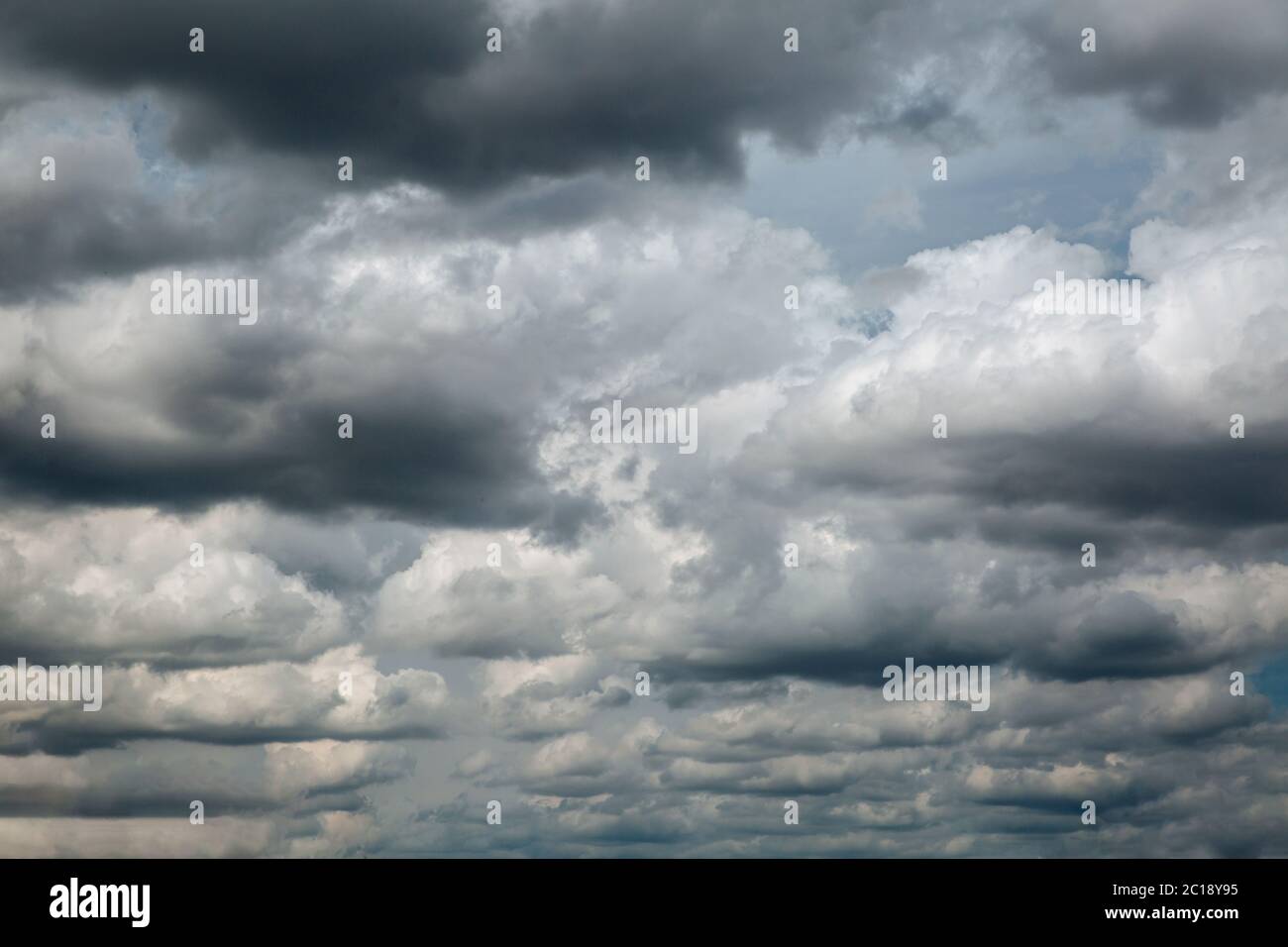 Dark cloudy sky hi-res stock photography and images - Alamy