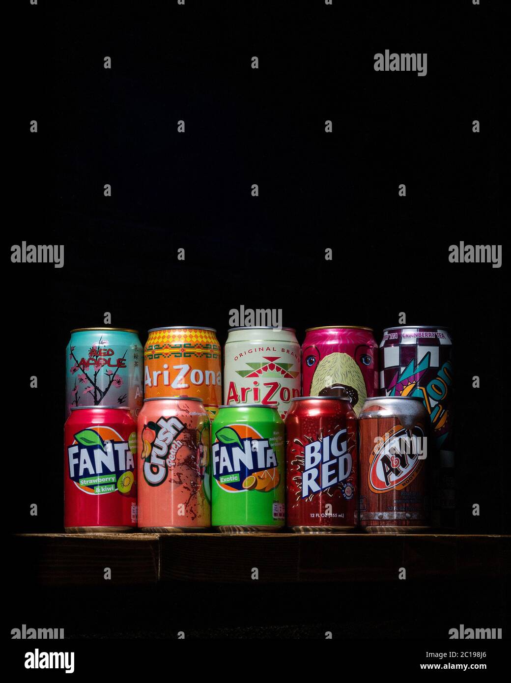 Vape display hi-res stock photography and images - Page 2