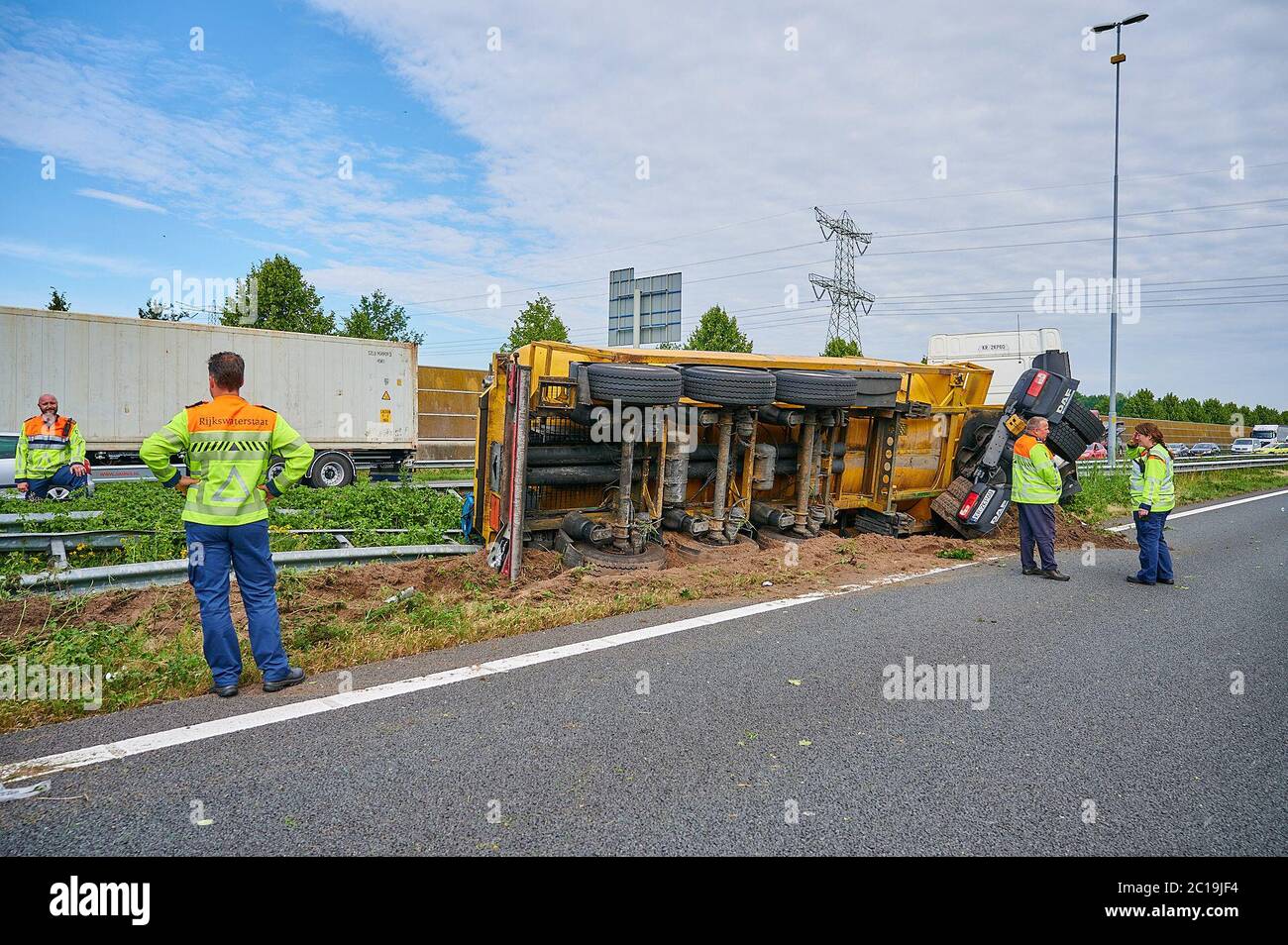 BREDA, 15062020, dutchnews, A16 closed after accident with truck