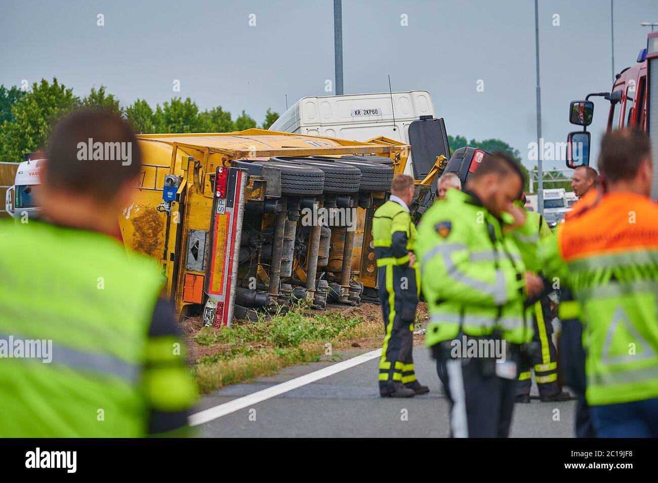 BREDA, 15062020, dutchnews, A16 closed after accident with truck