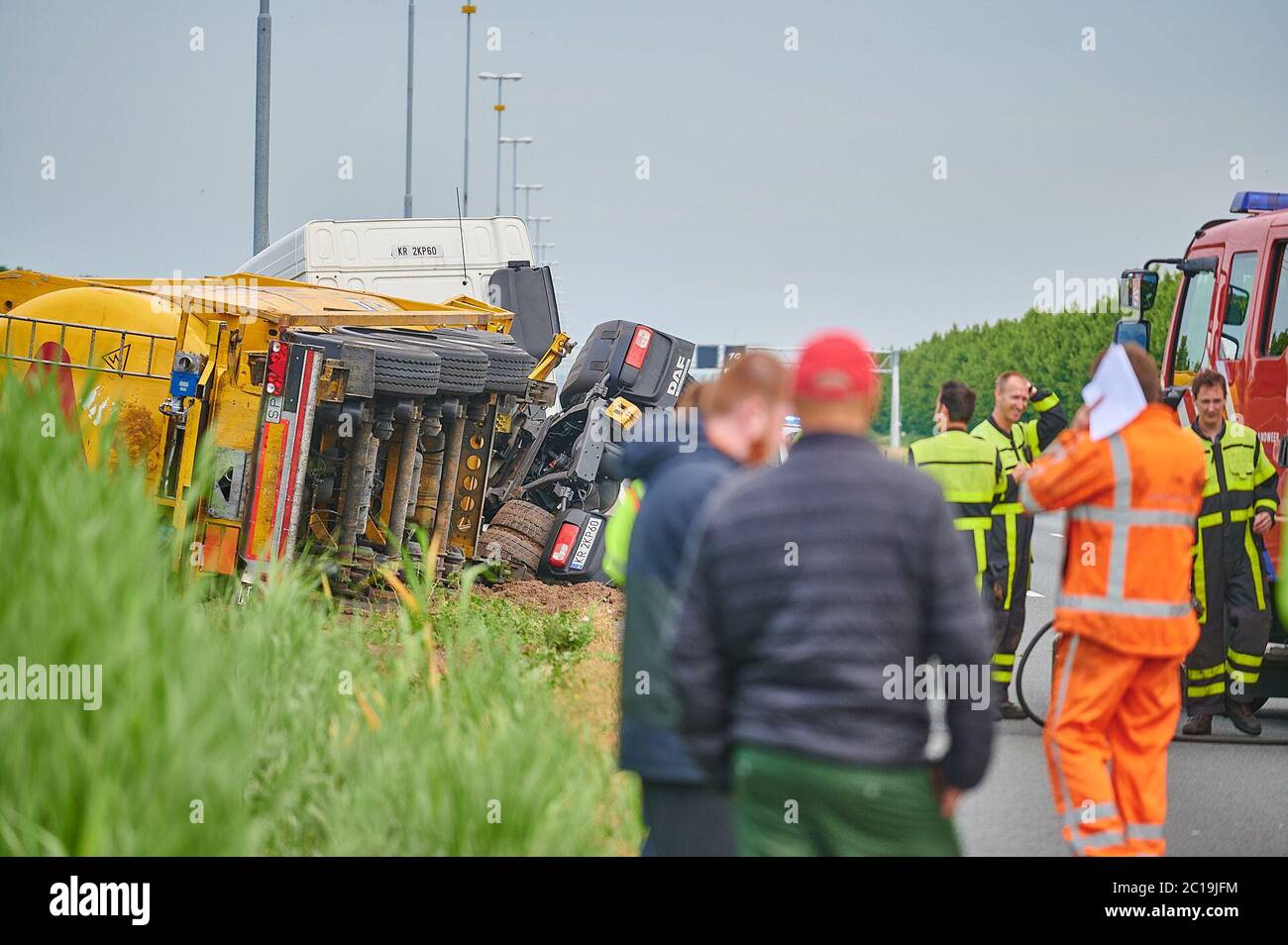 BREDA, 15062020, dutchnews, A16 closed after accident with truck