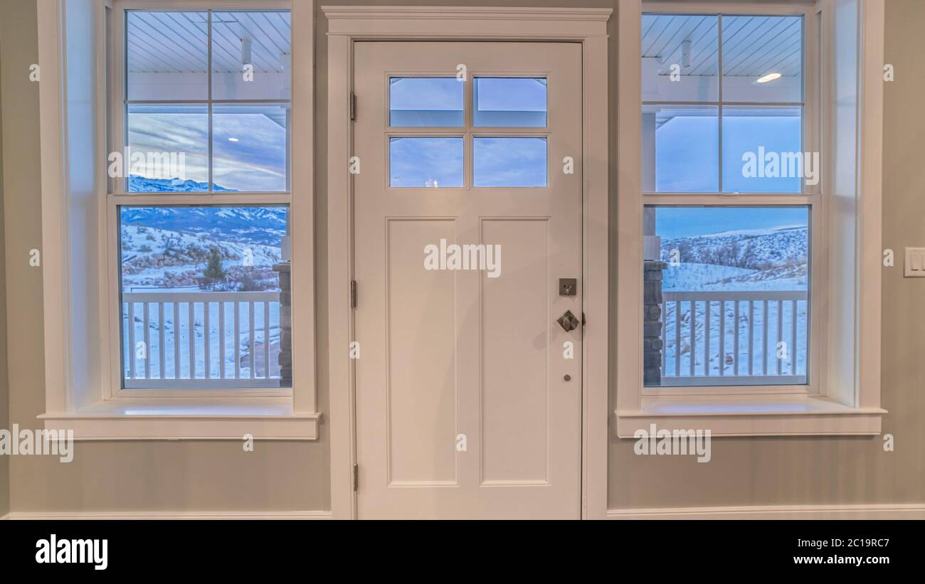 Sidelight windows hi-res stock photography and images - Alamy