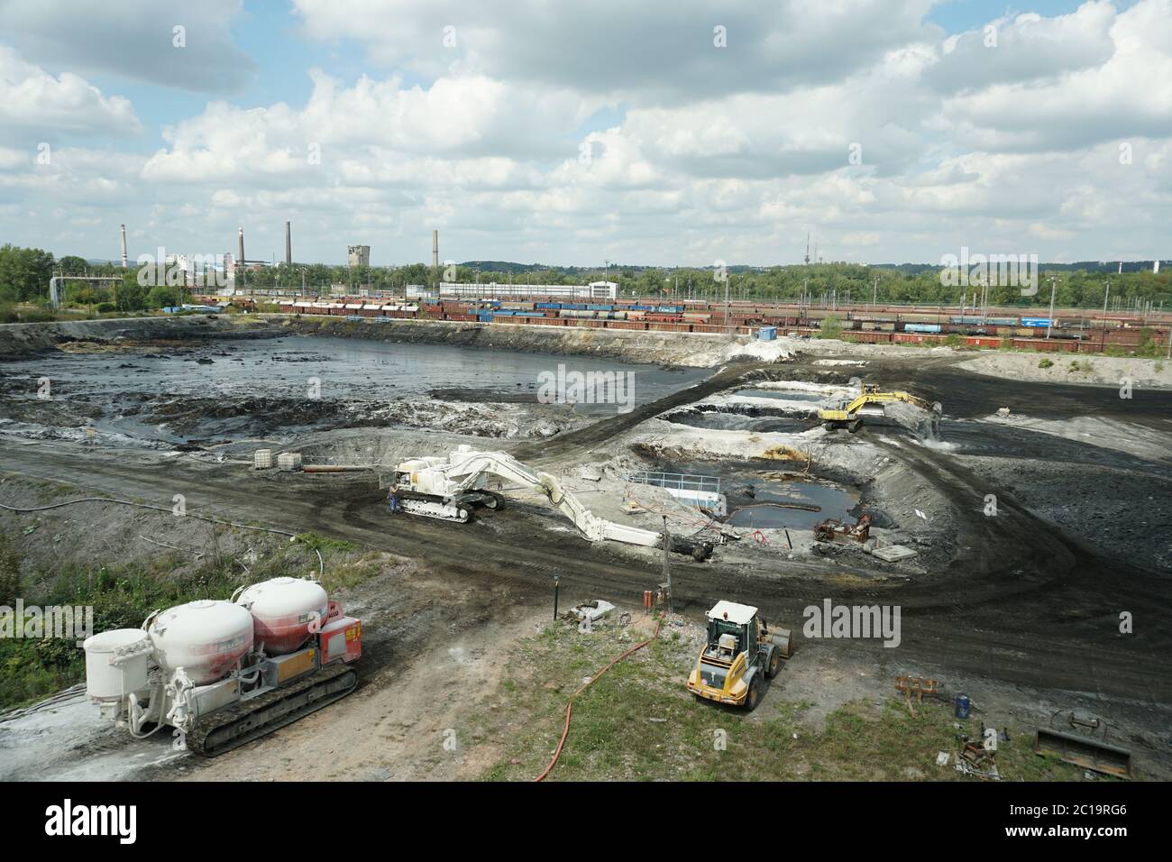 Liquidation of remediation of landfills waste of oil and toxic