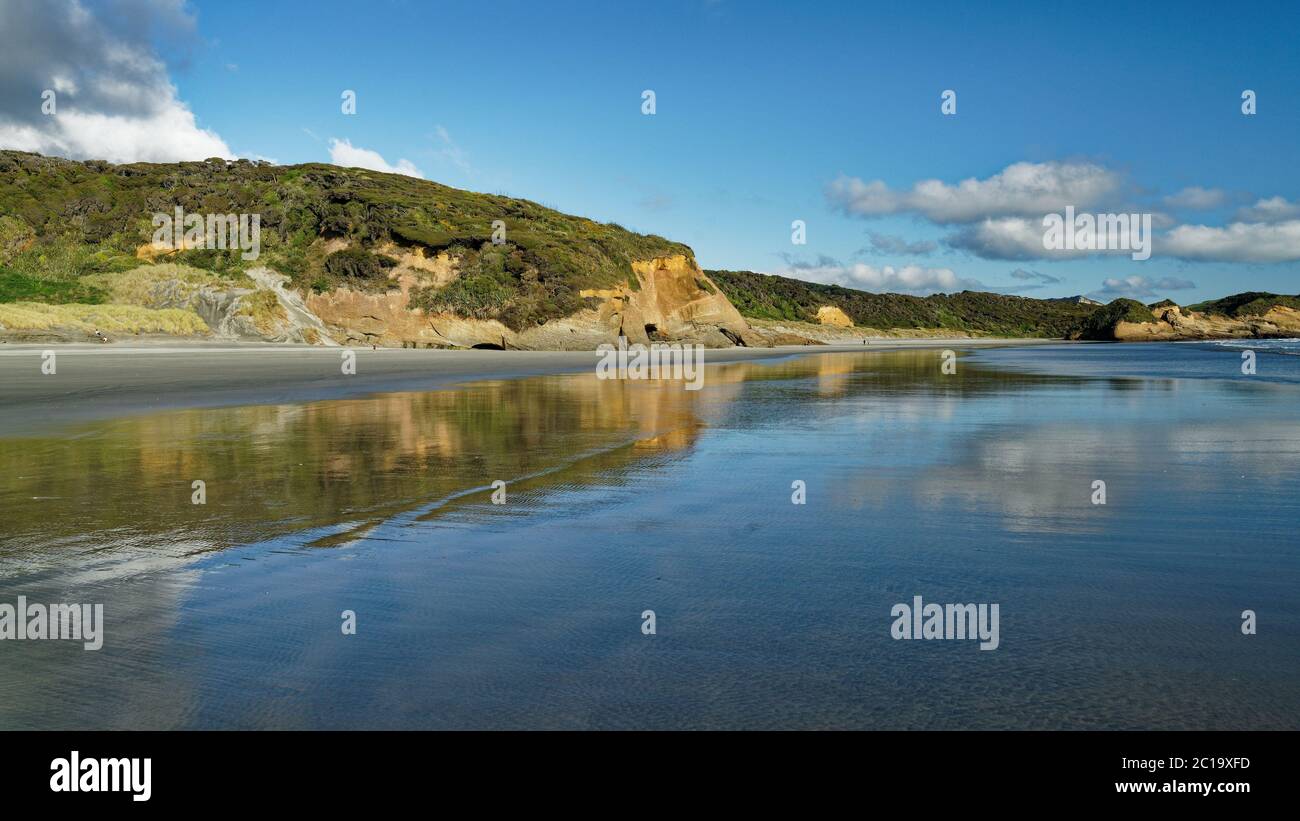 Wharariki Beach reflection, Golden Bay, New Zealand Stock Photo Alamy