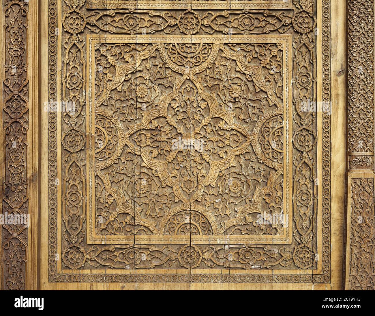 Traditional wood carving, Uzbekistan Stock Photo - Alamy